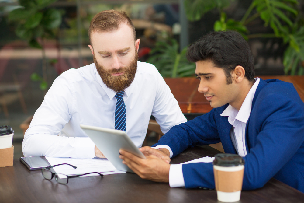 Salesforce Agentforce vs ChatGPT